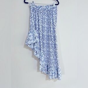 - Beachgold High/Low Ruffle Skirt. Pristine Condition. Size M